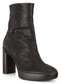 Fall-Ready Leather Boot Lines Image 3