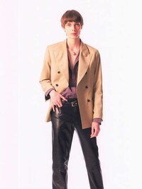 Contrasting 70s Lookbooks Image 8