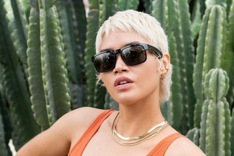Squarish Chic Connected Eyewear