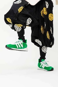 Vintage Sport-Inspired Footwear Image 4