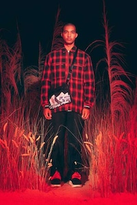 Symbolically Themed Fall Fashion Image 2