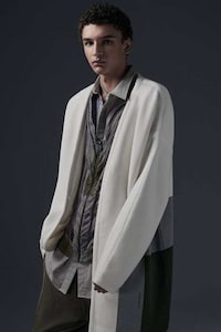 Meditation-Themed Spring Fashion Image 4