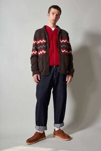 Vibrant Fall-Themed Fashion Image 5