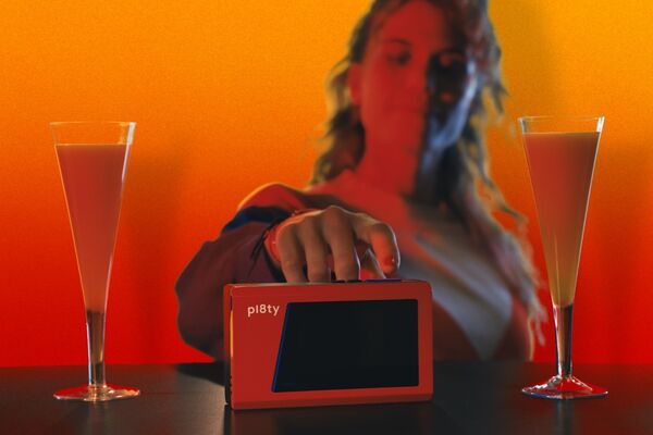 Cassette Player-Inspired Speakers Image 2