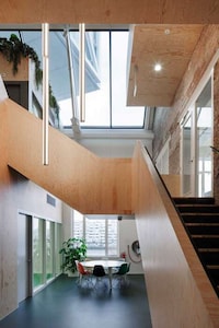 Cheery Open-Concept Office Spaces Image 2