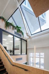 Cheery Open-Concept Office Spaces Image 3
