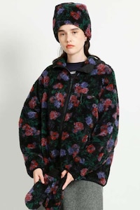 Dark Floral Patterned Fashion Image 2