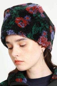 Dark Floral Patterned Fashion Image 3