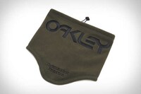 Retro-Style Sportswear Image 3