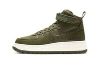 Sturdy Earthy High-Top Shoes Image 4