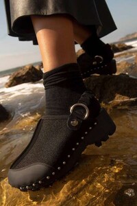 Energy-Returning Chunky Clogs Image 4