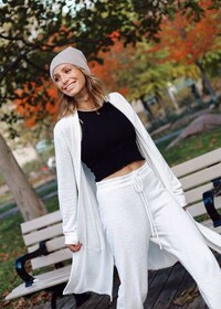 Comfort-Focused Elevated Loungewear Image 4