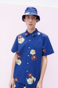 Simplistic Spring Fashion Capsules Image 4