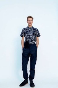 Simplistic Spring Fashion Capsules Image 5