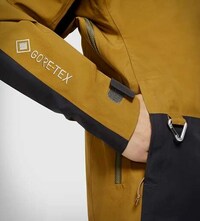 Recycled Polyester Hiking Outerwear Image 3