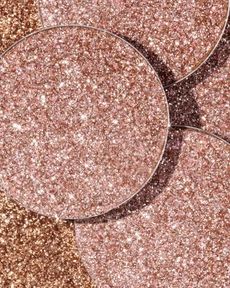 Eco-Friendly Glitter Eyeshadows Article Thubnail