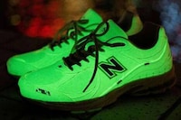 Glowing Cushioned Running Shoes Image 3