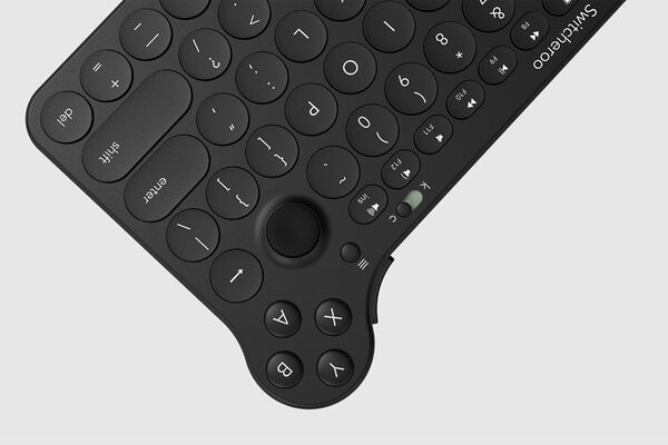 Game Controller-Equipped Keyboards Image 2