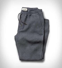 At-Home Relaxation Apparel Image 5