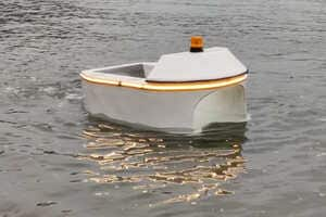 Garbage-Collecting Aquatic Robots Article Thubnail