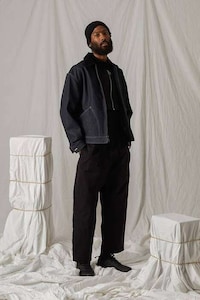Rock Climbing-Themed Detailed Fashion Image 2