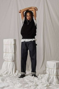 Rock Climbing-Themed Detailed Fashion Image 3