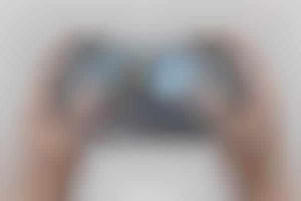 Minimalist Mobile Gamer Controllers