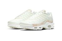 Pink Snakeskin-Detailed Footwear Image 2