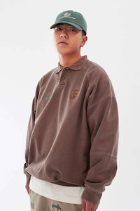 90s-Themed Laidback Faashion Image 3