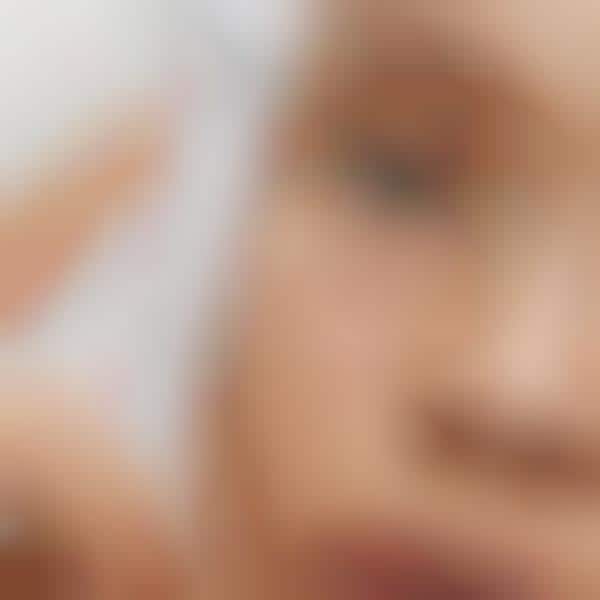 Energizing Moisturizing Eye Creams