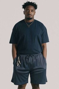 Fabric-Centric Minimal Concise Fashion Image 2