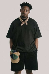 Fabric-Centric Minimal Concise Fashion Image 4