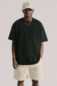 Fabric-Centric Minimal Concise Fashion Image 5