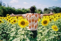 Summer-Ready Graphic Lifestyle Fashion Image 6
