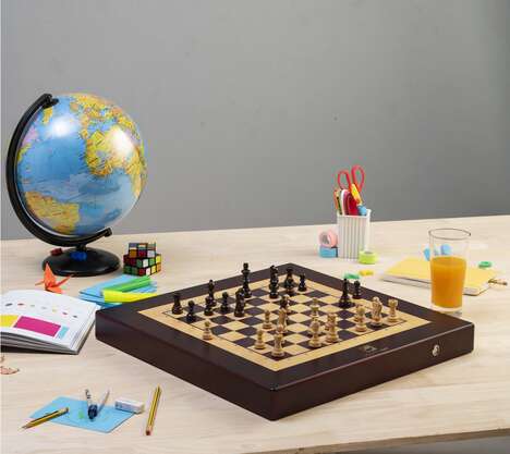 Globally Connected Chessboards