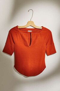 Elevated Minimal Femine Apparel Image 5
