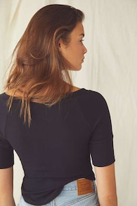 Elevated Minimal Femine Apparel Image 6