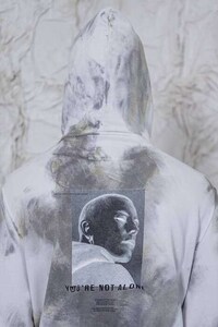 Textile-Centric Lavish Menswear Image 3