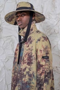 Textile-Centric Lavish Menswear Image 5