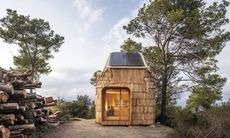 Self-Sufficient Tiny Homes Article Thubnail