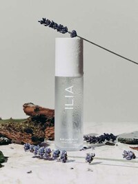 Skin-Caring Setting Sprays Image 2