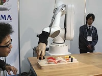 Sushi-Making Robots Image 4