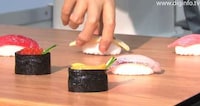 Sushi-Making Robots Image 5