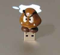 Geeky Nintendo USBs Image 2