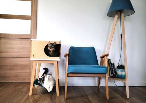 Demure Dual-Level Cat Houses