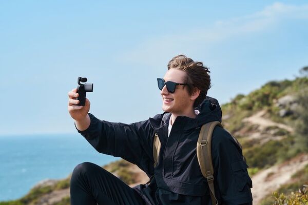 Pocket-Sized Gimbal-Equipped Cameras Image 2