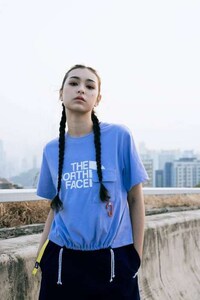 Packable Hi-Tech Spring Apparel Image 6