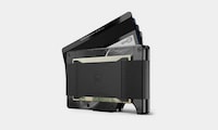 Laser-Engraved Minimalist Wallets Image 4