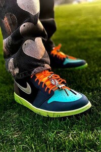 Bright Tonal Dramatic Shoelaces Image 4