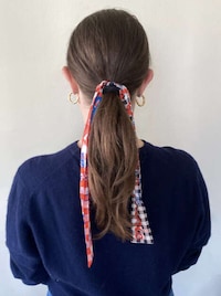 Vibrant Picnic-Themed Scarves Image 2